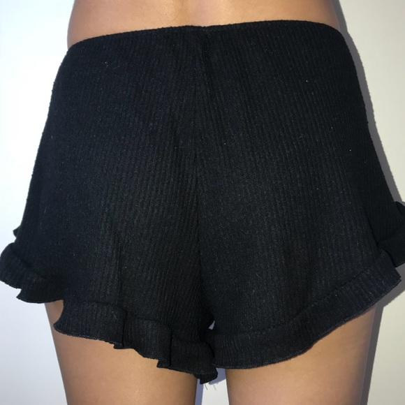 john gault black flowy shorts🖤 - Picture 2 of 6